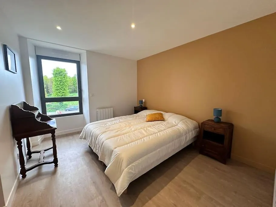 Entre St Malo Et Rennes, Grande Maison 12 Couchages Chez Yvonne Irodouer Holiday home