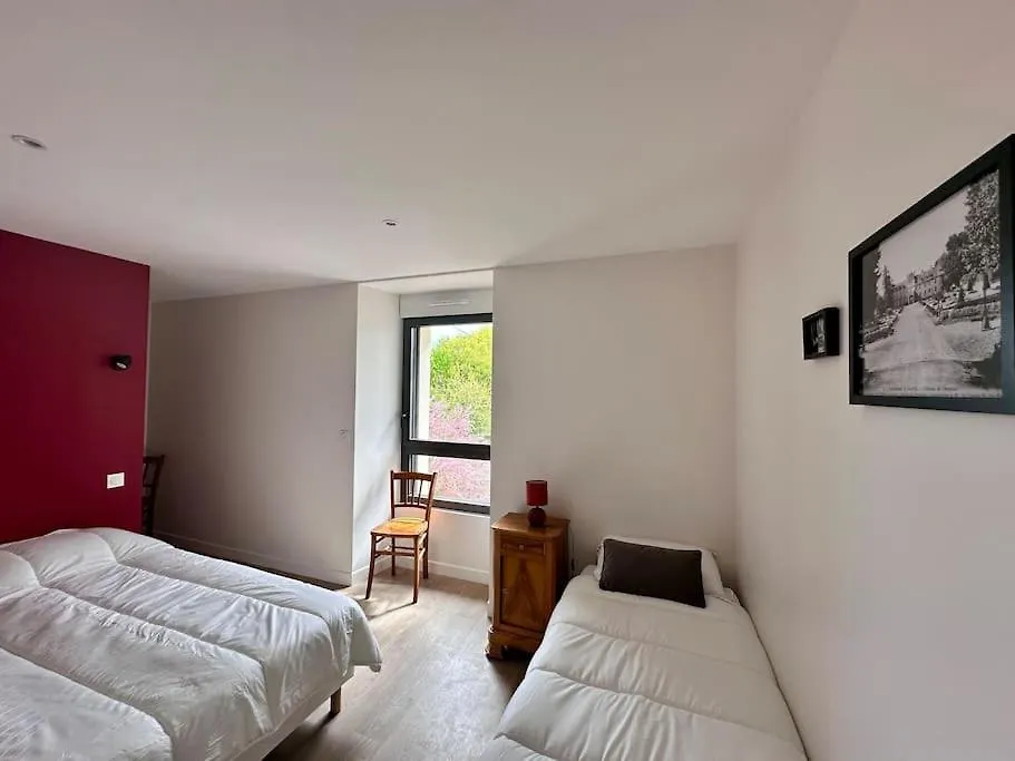 Holiday home Entre St Malo Et Rennes, Grande Maison 12 Couchages Chez Yvonne Irodouer