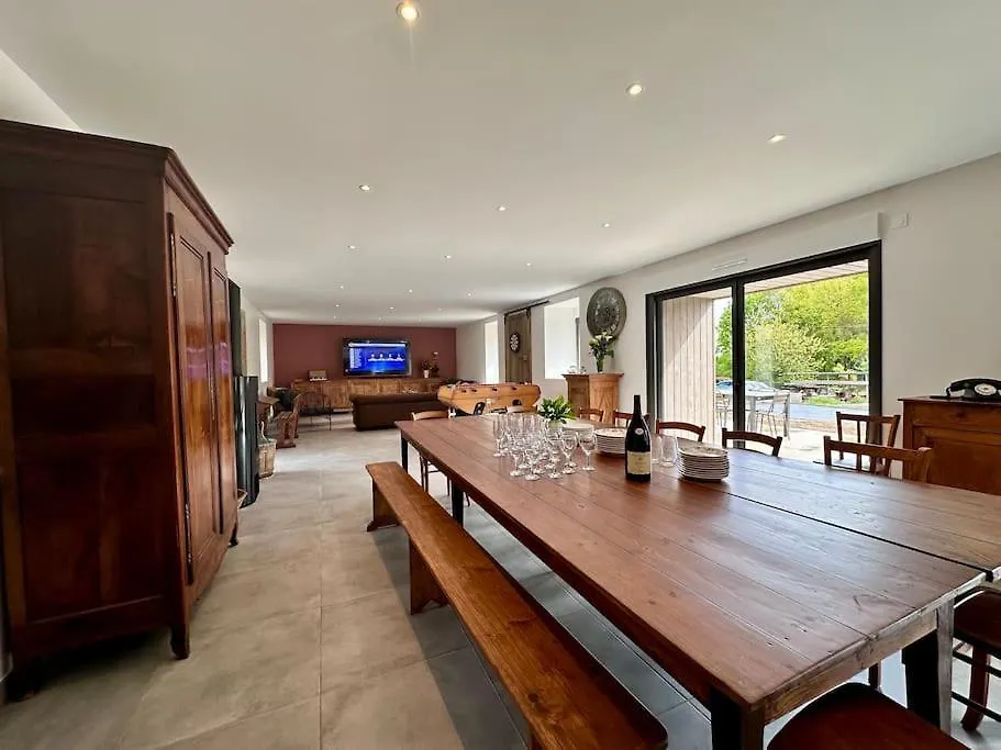 Entre St Malo Et Rennes, Grande Maison 12 Couchages Chez Yvonne Irodouer 0*,  France
