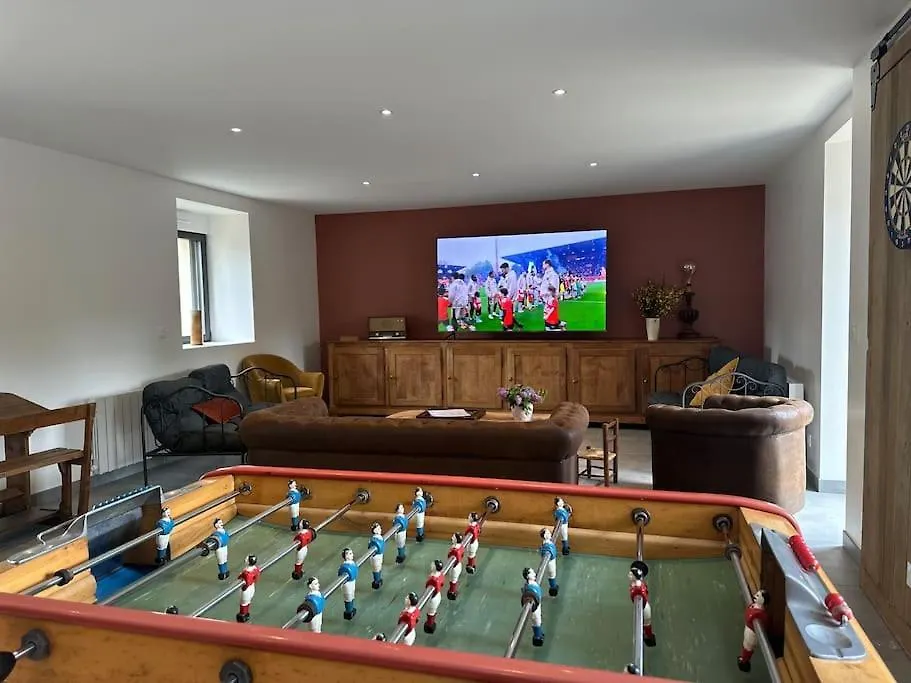 Entre St Malo Et Rennes, Grande Maison 12 Couchages Chez Yvonne Irodouer Holiday home