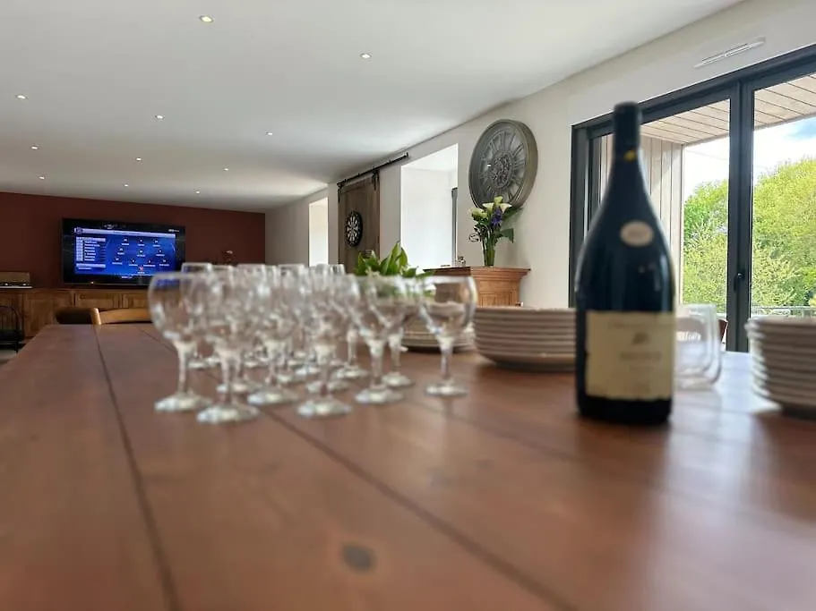 Entre St Malo Et Rennes, Grande Maison 12 Couchages Chez Yvonne Irodouer Holiday home